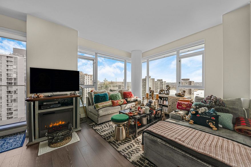 1804 1221 Bidwell Street