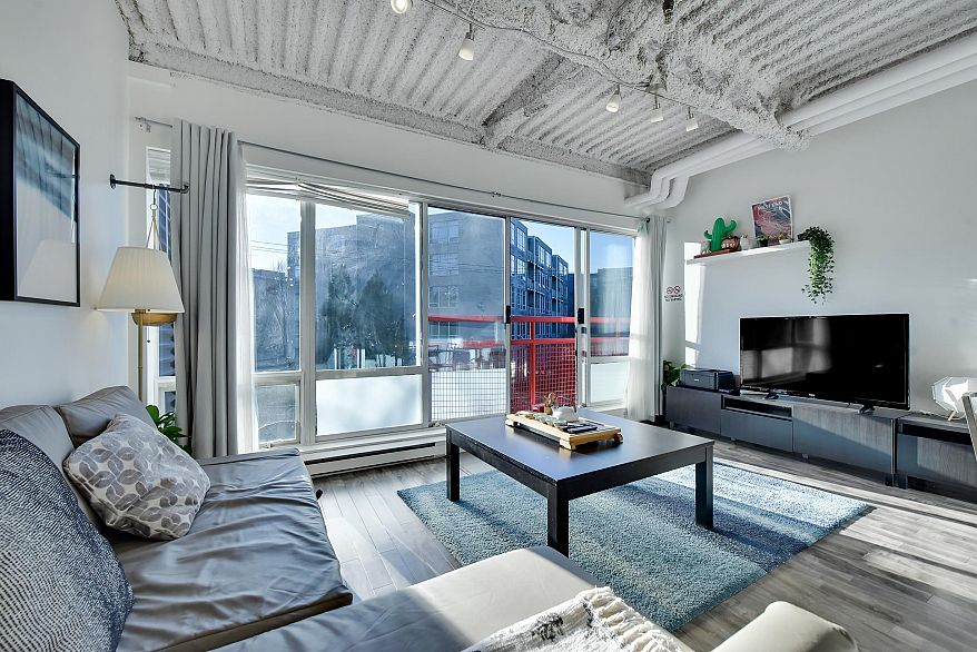 305 350 E 2nd Avenue