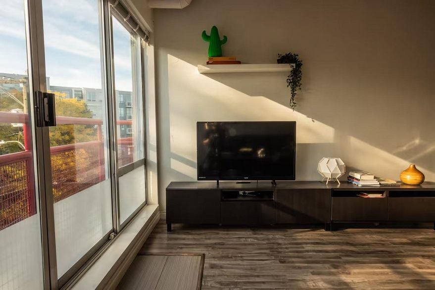 305 350 E 2nd Avenue