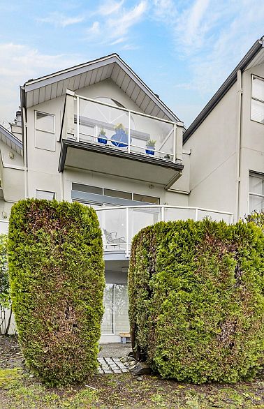 8489 Nanaimo Street