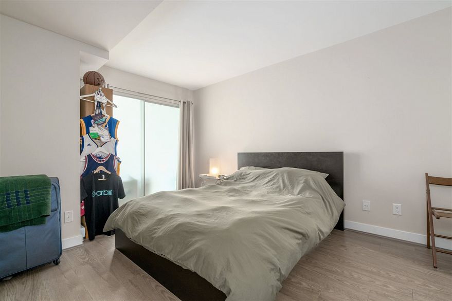 1404 1323 Homer Street