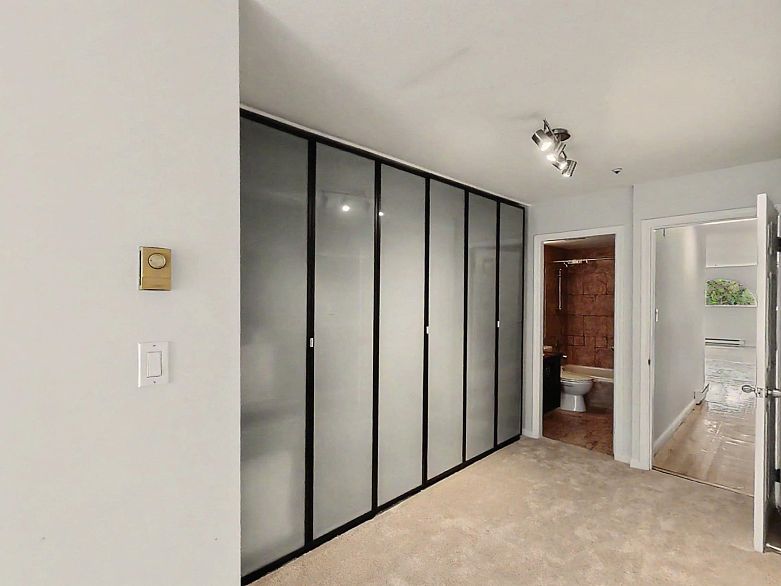 201 1868 W 8th Avenue