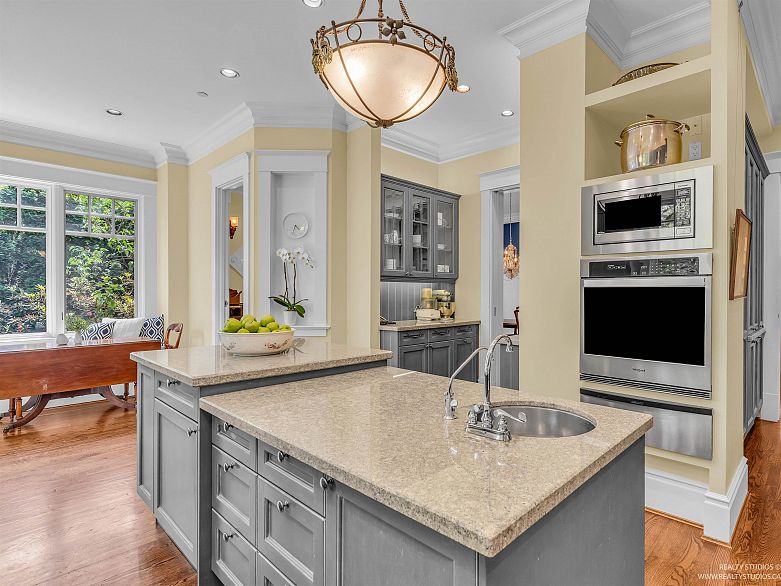 6362 Churchill Street