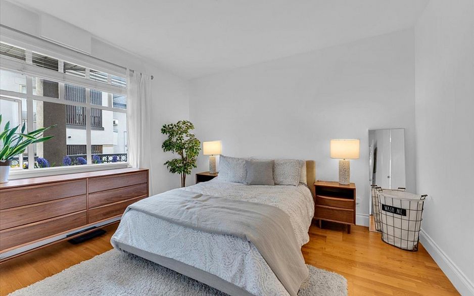 303 2525 Quebec Street