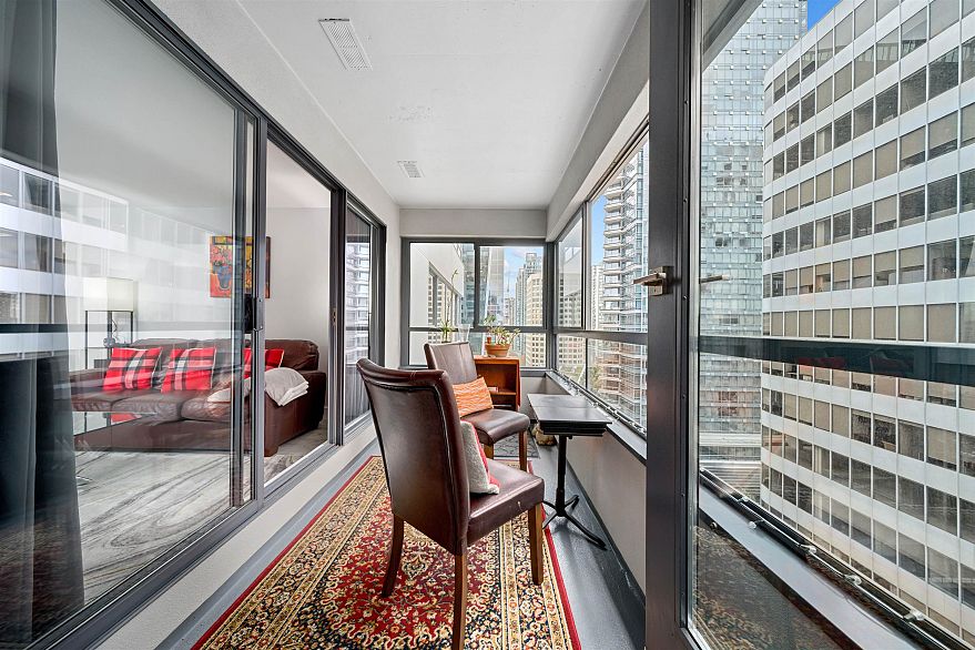 1403 1060 Alberni Street