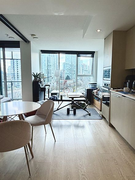 886 87 Nelson Street