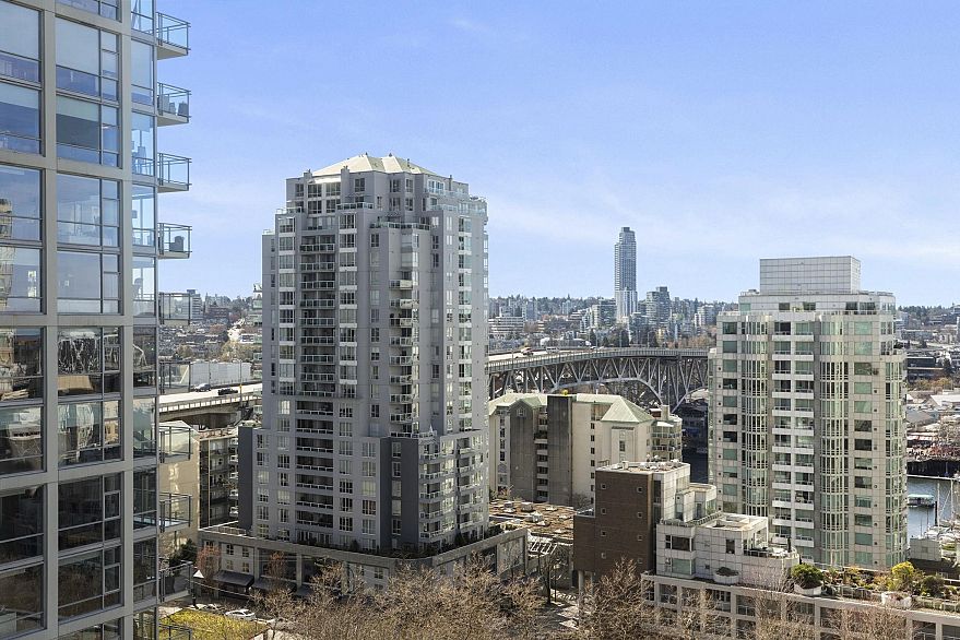 1209 888 Pacific Street