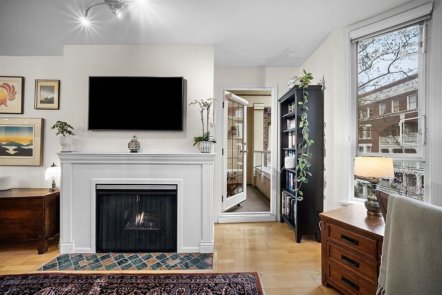 407 1230 Haro Street