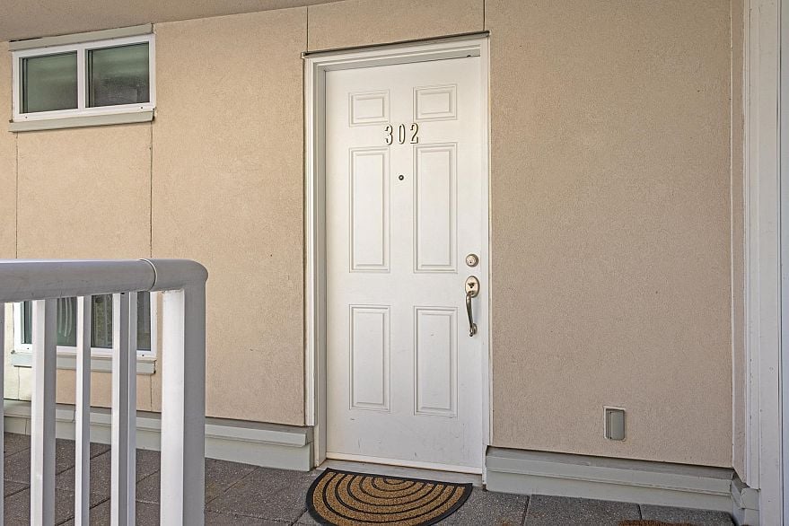 302 2215 Mcgill Street