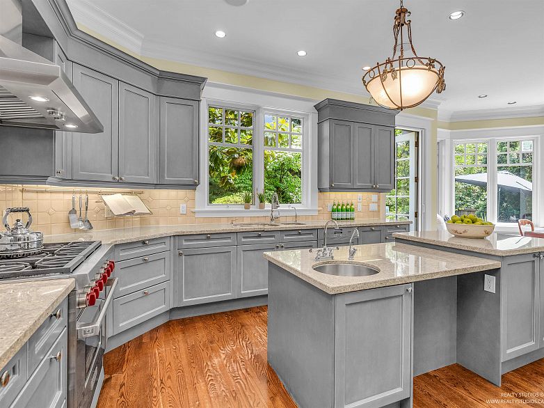 6362 Churchill Street