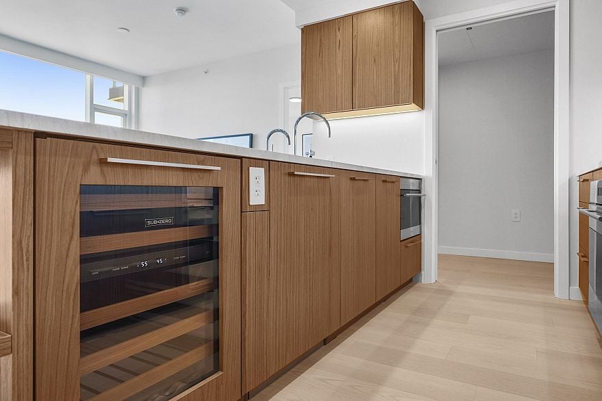 3405 1335 Howe Street