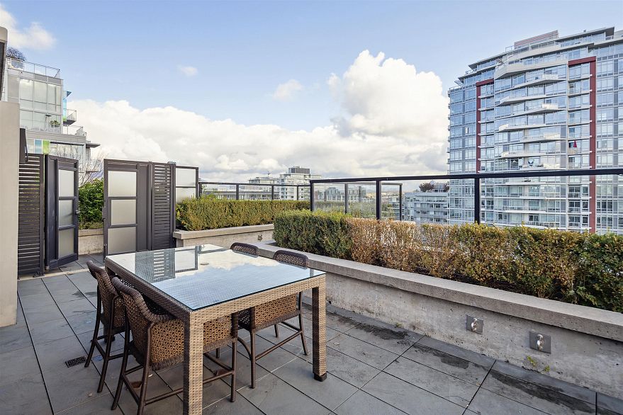 1202 1788 Ontario Street