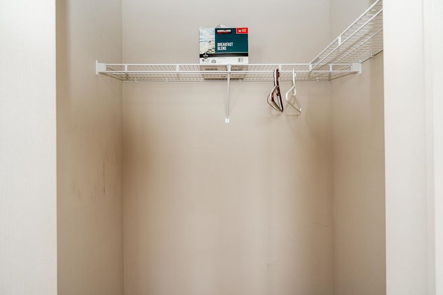 952 1483 E King Edward Avenue