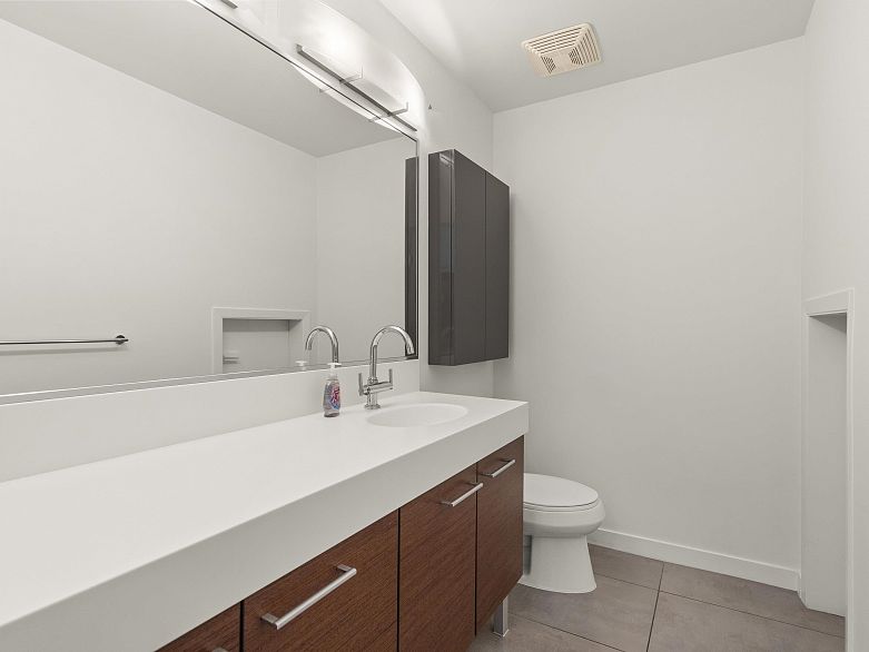 1206 2770 Sophia Street