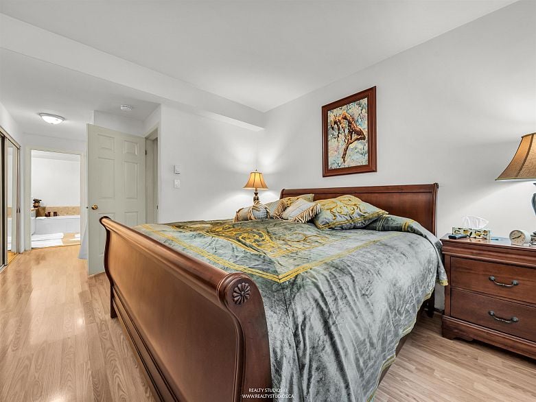 302 1311 Beach Avenue