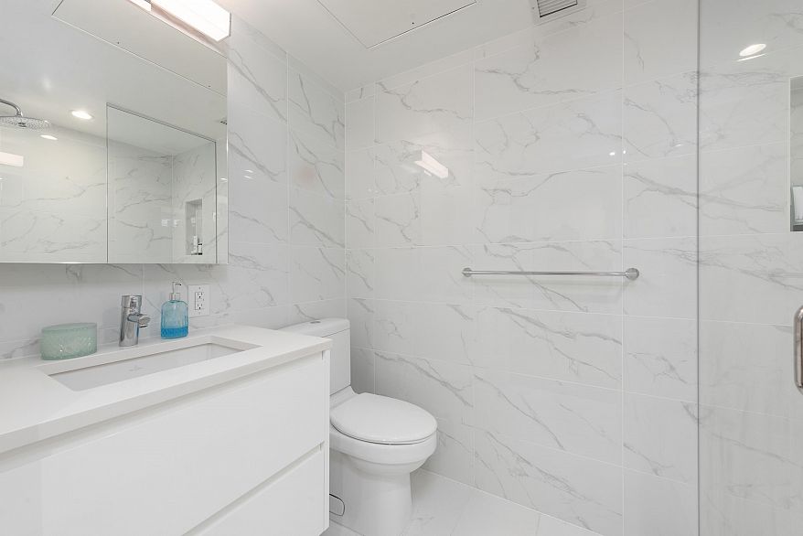 305 8138 Fraser Street