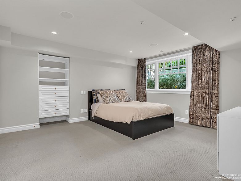 6362 Churchill Street