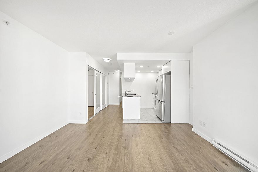 910 833 Seymour Street