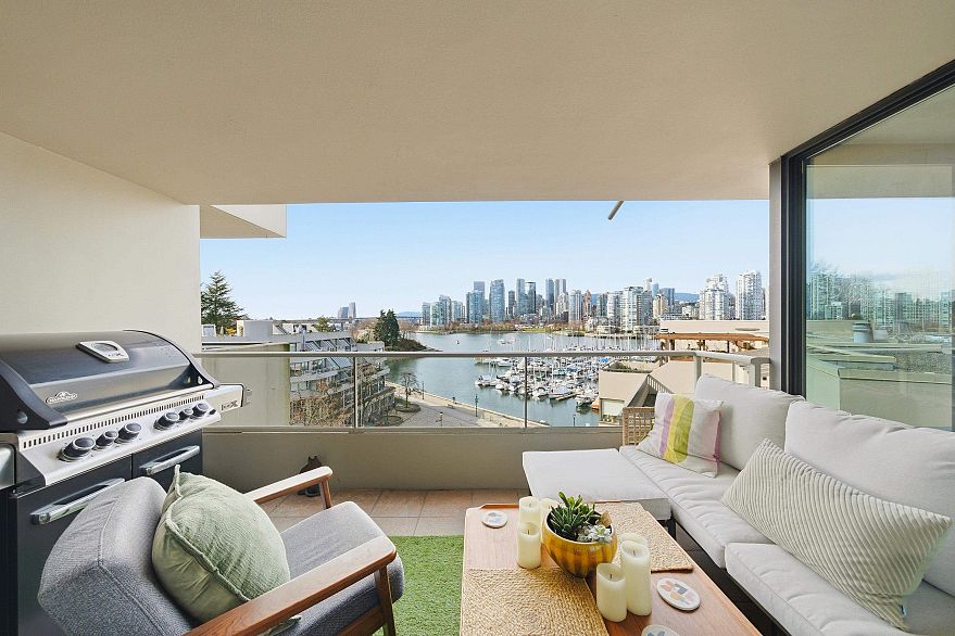 533 666 Leg In Boot Square