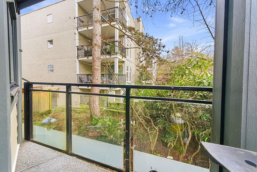 203 555 E 8th Avenue