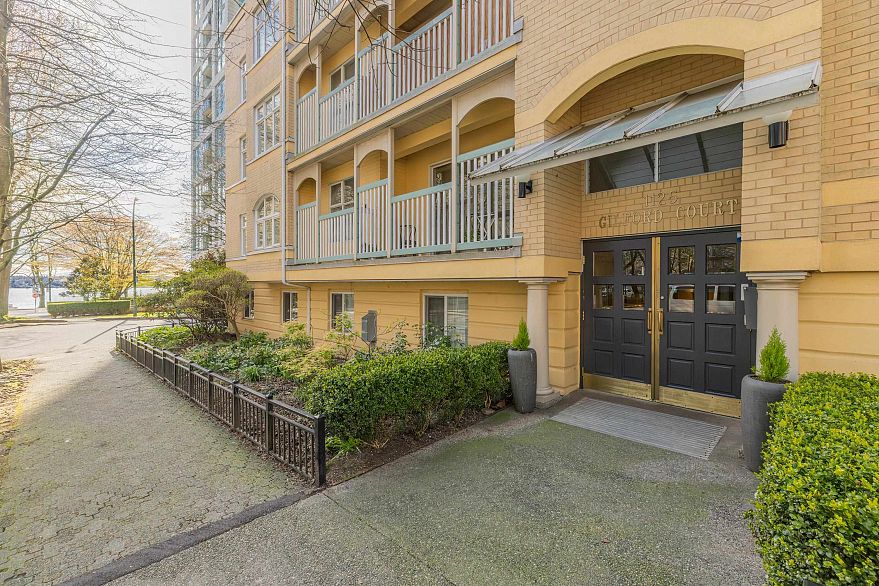 105 1125 Gilford Street