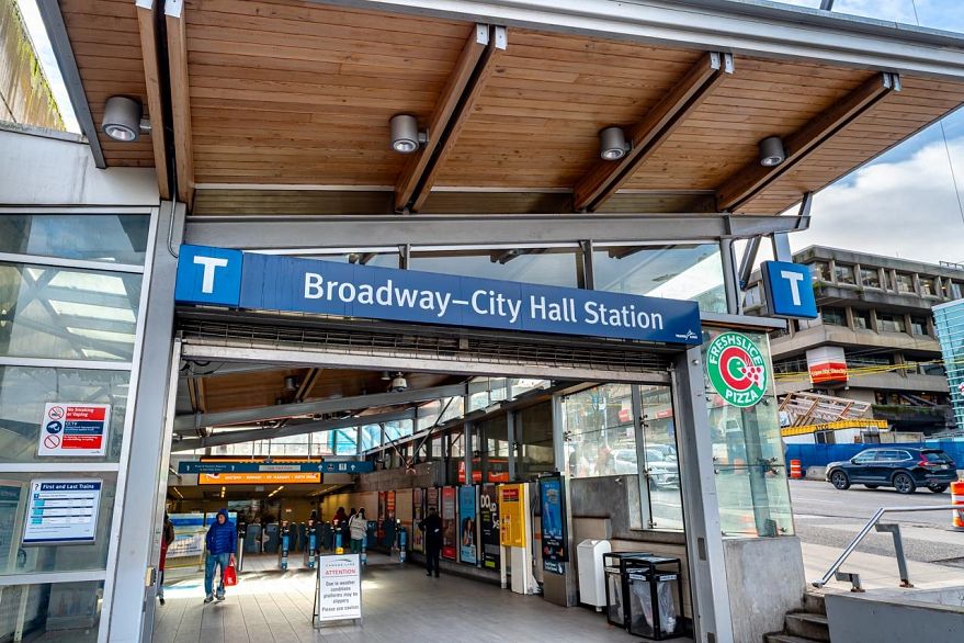 302 655 W 13th Avenue