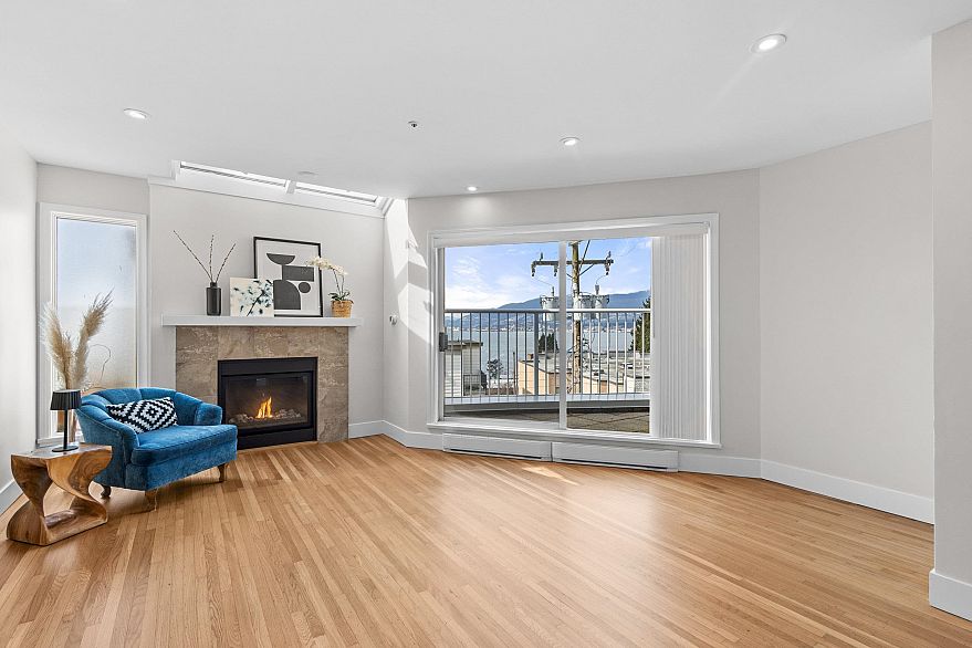 302 2215 Mcgill Street