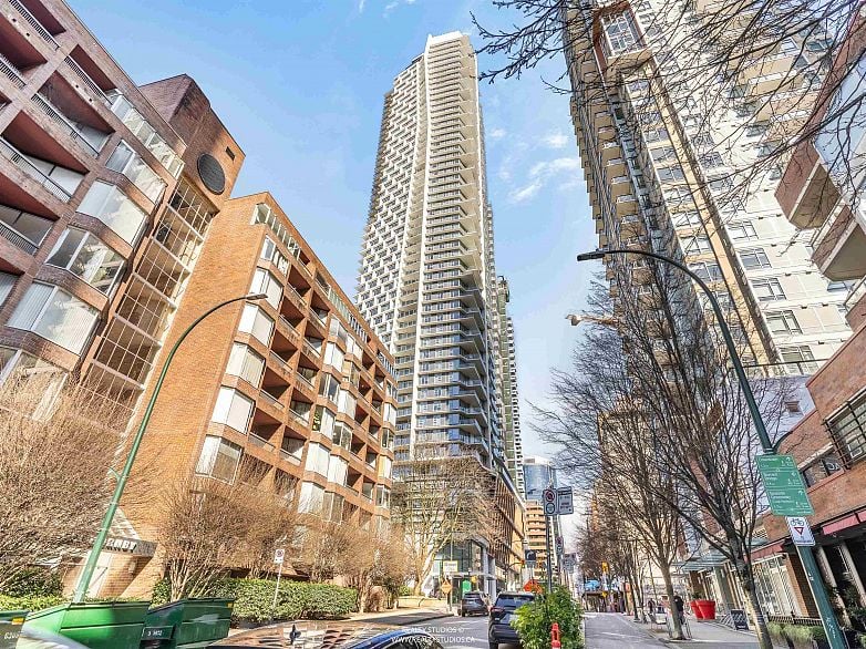 2702 1289 Hornby Street