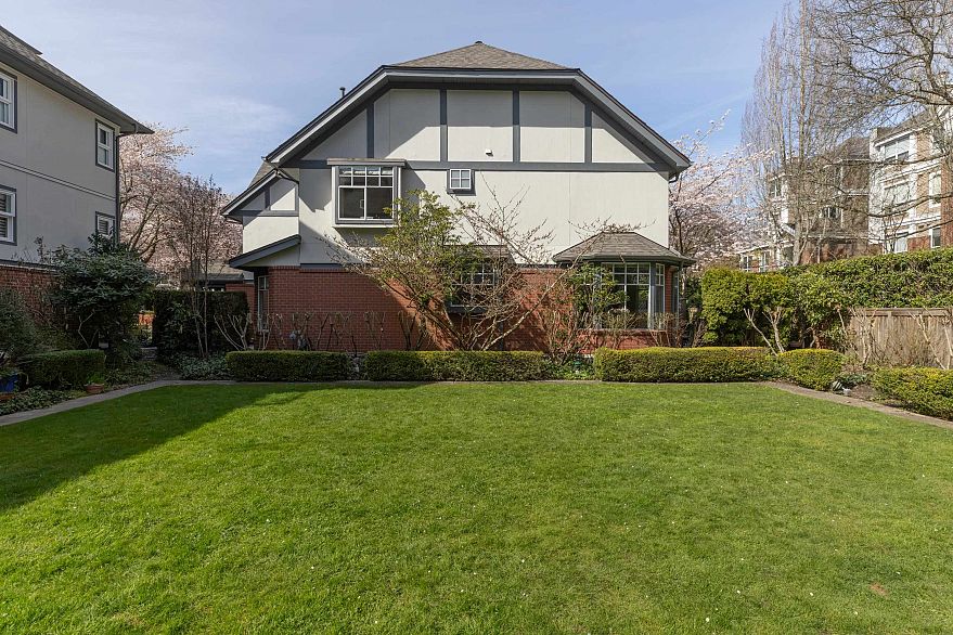 10 5880 Hampton Place