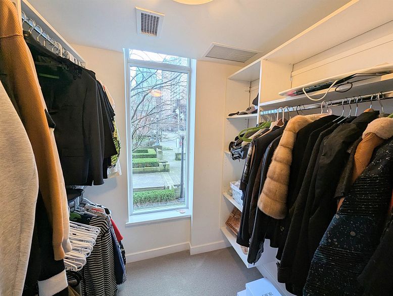 1211 W Cordova