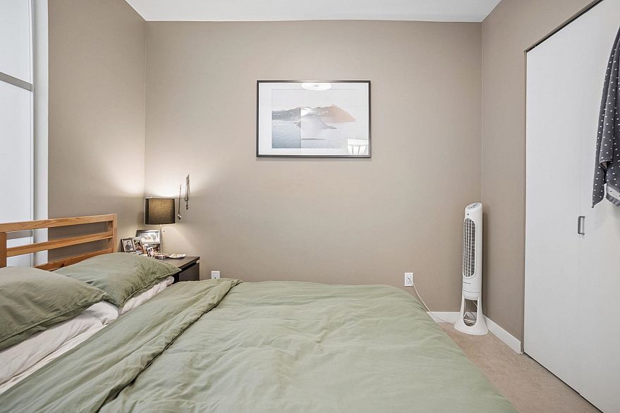 206 289 E 6th Avenue