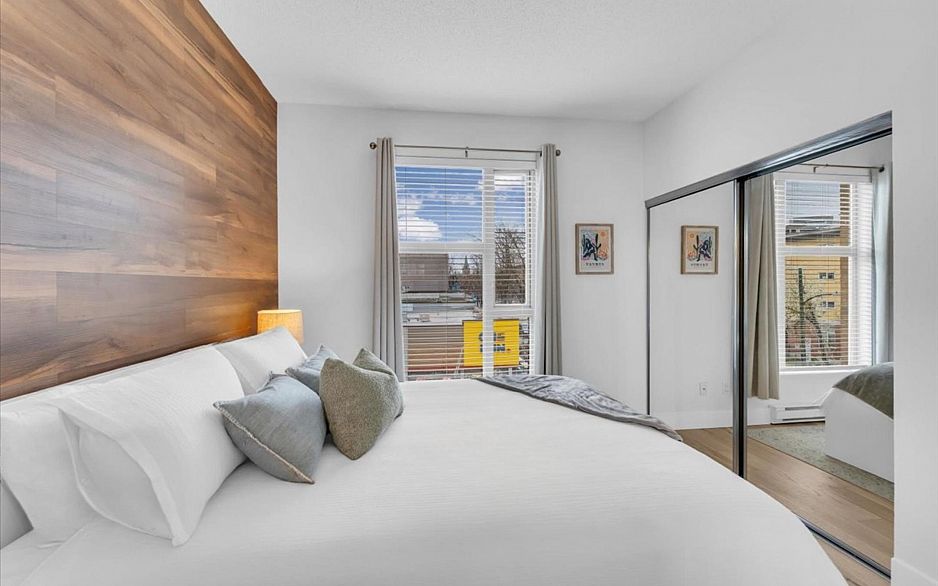 304 205 E 10th Avenue