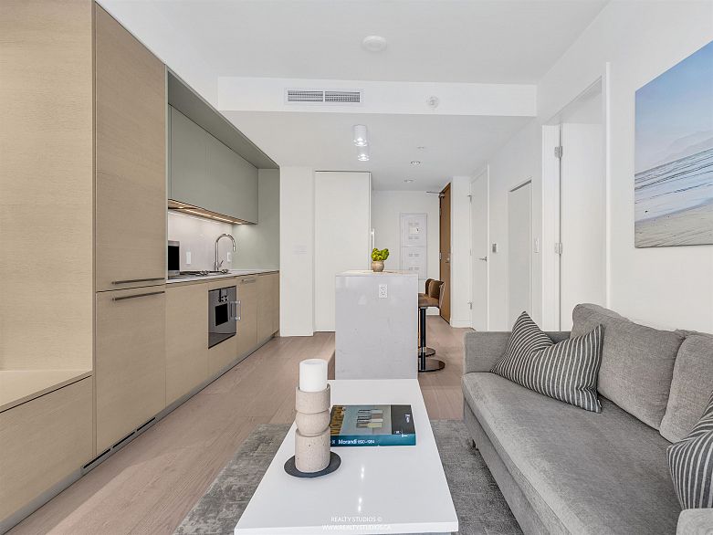 2702 1289 Hornby Street