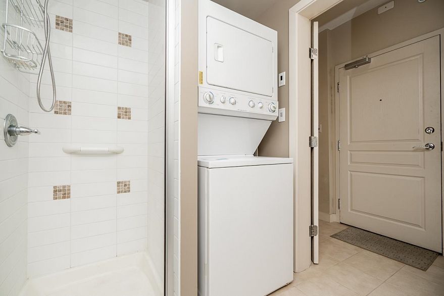 952 1483 E King Edward Avenue