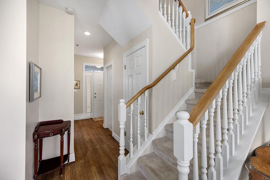 10 5880 Hampton Place