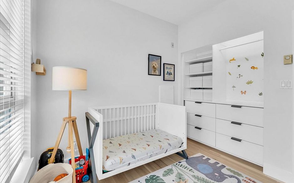 304 205 E 10th Avenue