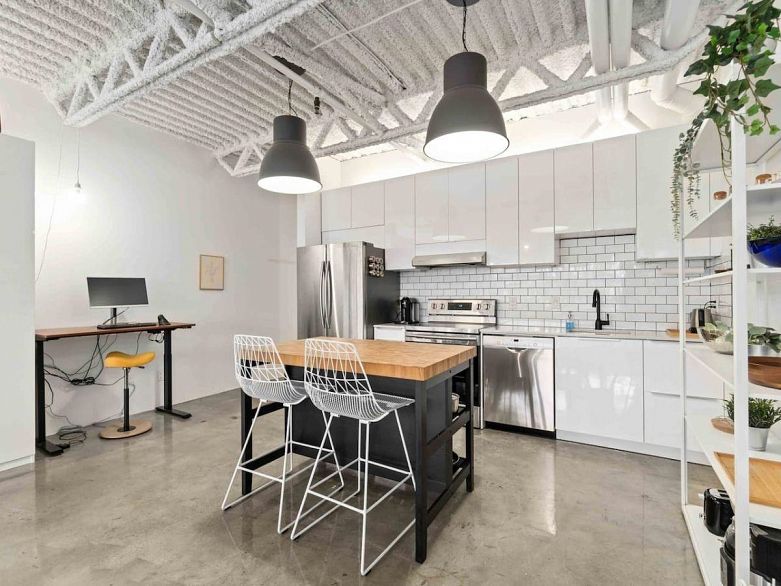 330 350 E 2nd Avenue