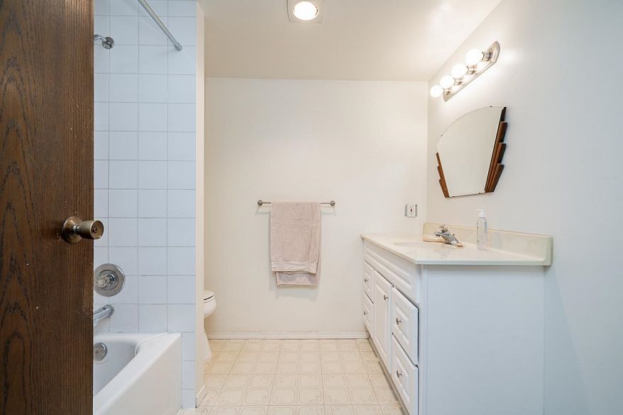 111 1777 W 13th Avenue