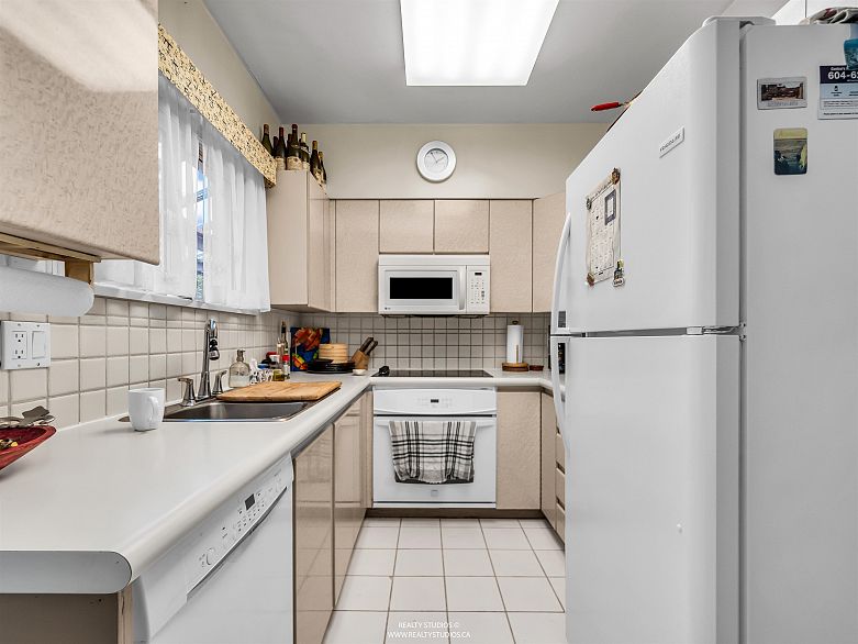 302 1311 Beach Avenue