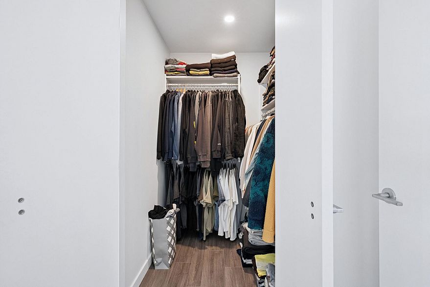 802 210 E 5th Avenue