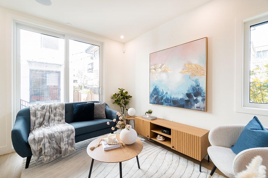 124 1552 E 3rd Avenue