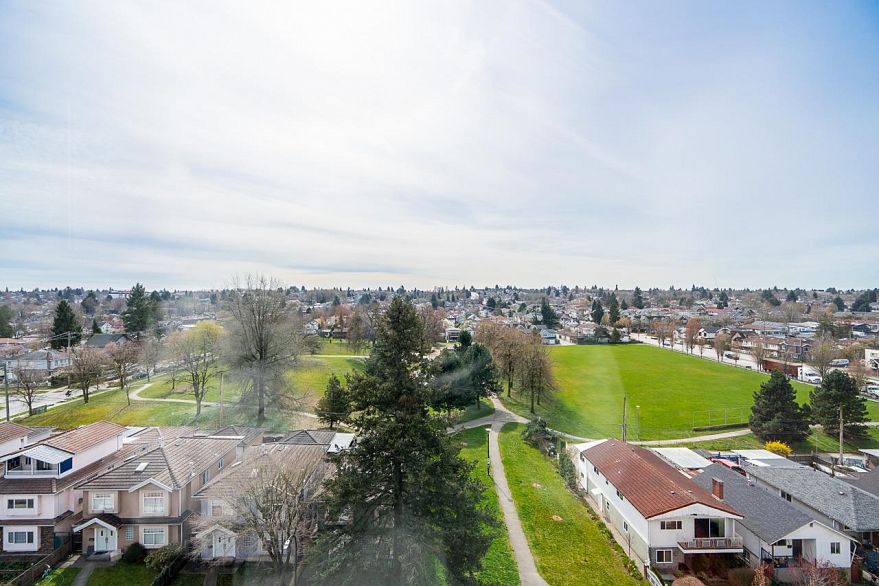 952 1483 E King Edward Avenue