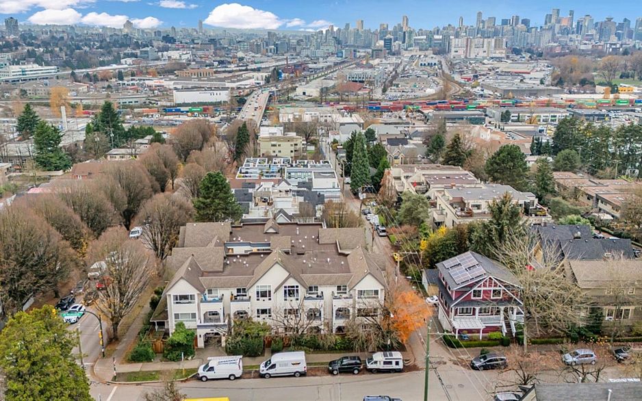 104 1641 Woodland Drive