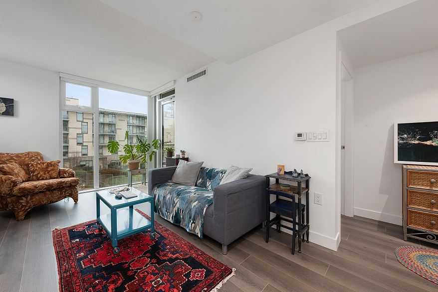 305 8138 Fraser Street