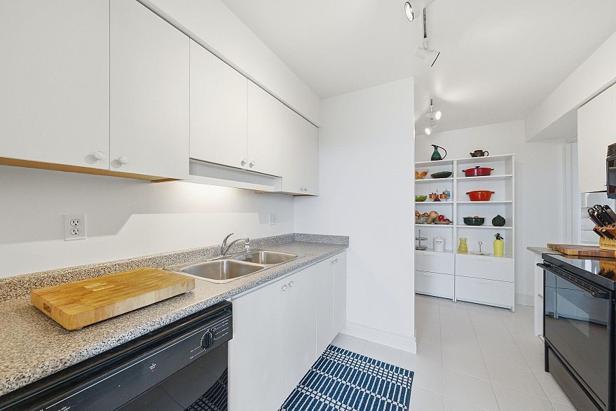 533 666 Leg In Boot Square