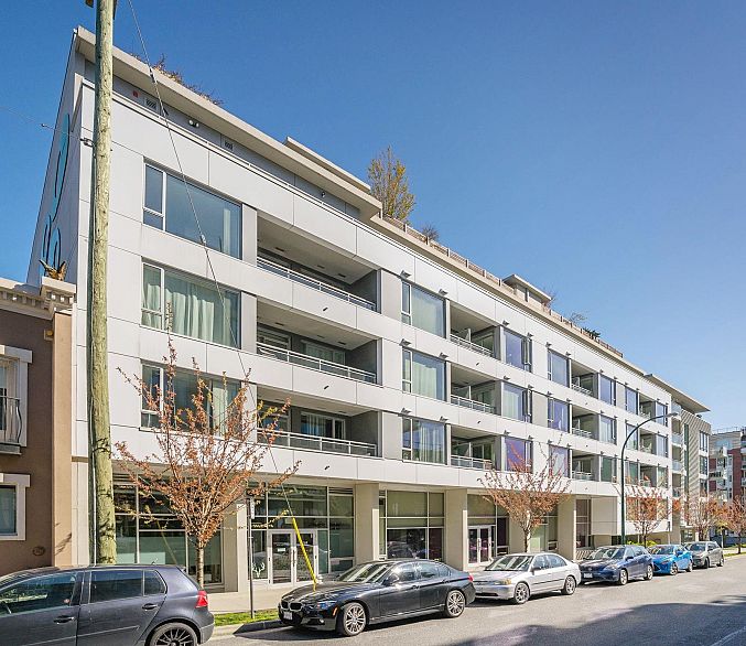 206 289 E 6th Avenue