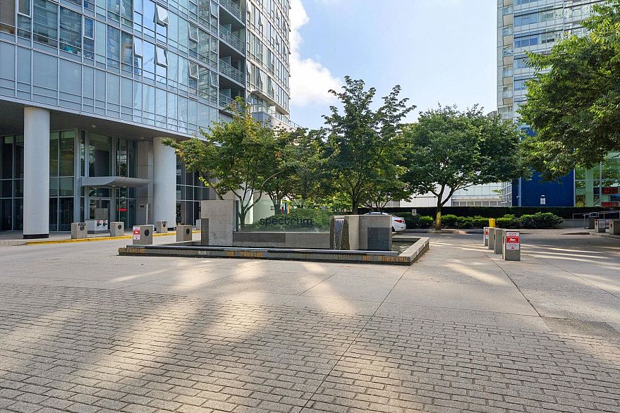 2209 602 Citadel Parade