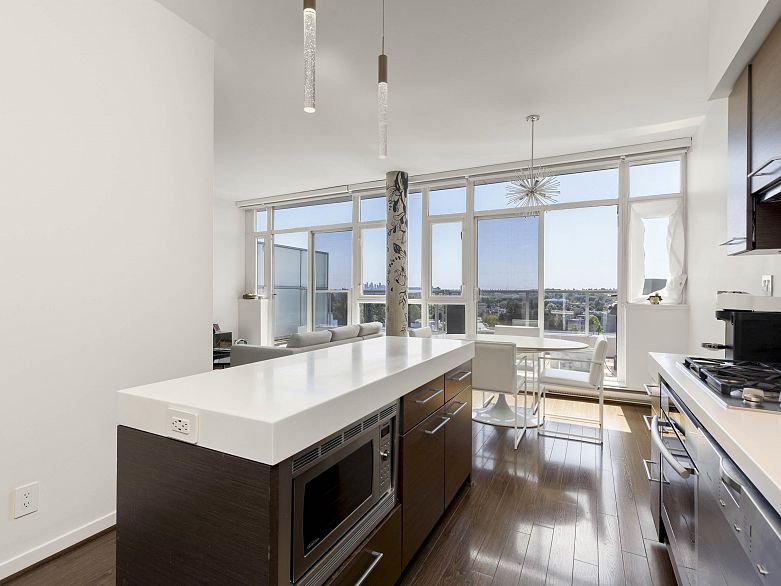 1206 2770 Sophia Street