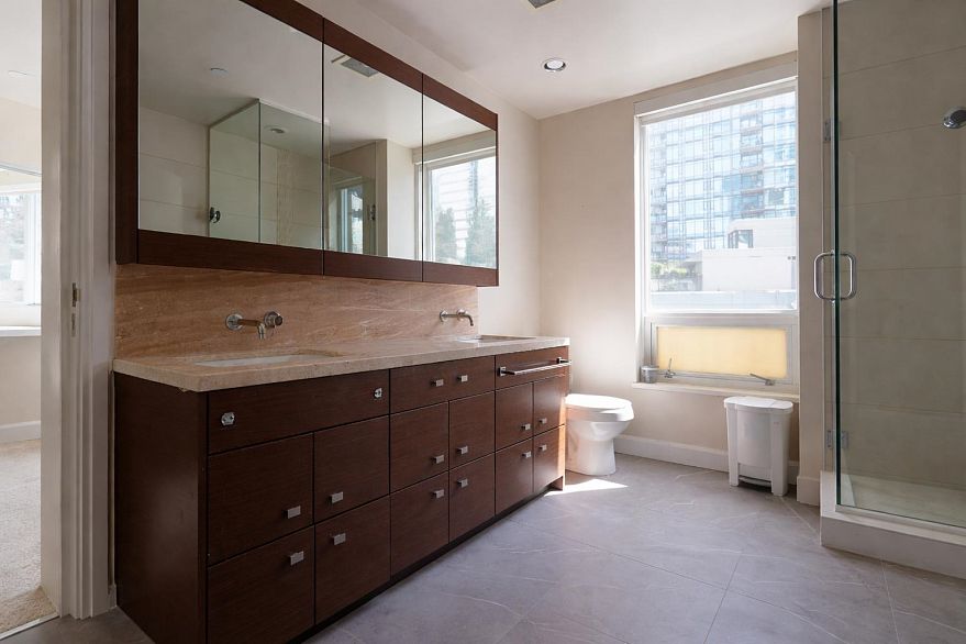 502 1277 Melville Street