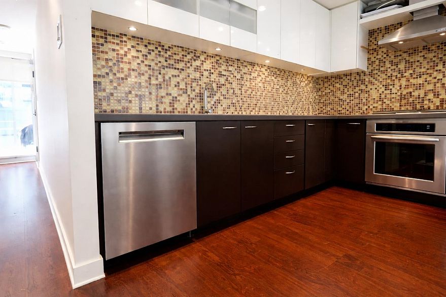 502 1277 Melville Street